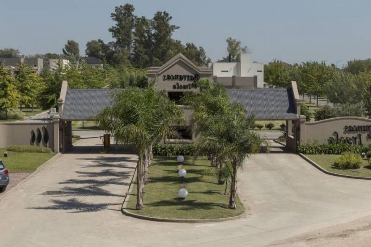  Land in Berazategui, Argentina No. 45234