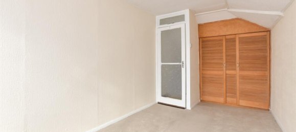 3 bedrooms Bungalow in Essex, United Kingdom No. 3975 12