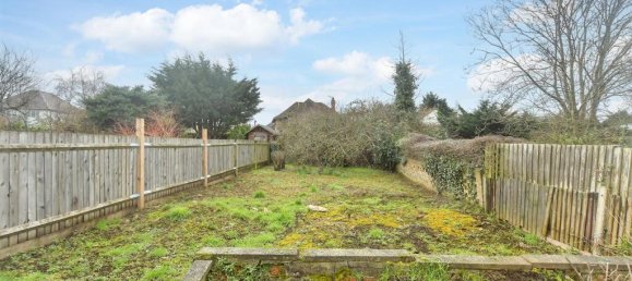 3 bedrooms Bungalow in Essex, United Kingdom No. 3975 8