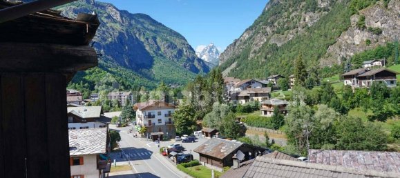 Apartamento de 2 dormitorios en Antey Saint Andre, Italy No. 339996 5