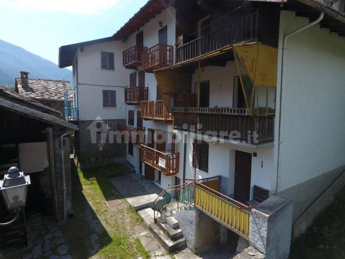 Apartamento de 2 dormitorios en Antey Saint Andre, Italy No. 339996