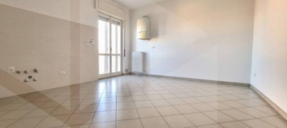 7 rooms Apartment in Montesilvano, Italy No. 28391 4