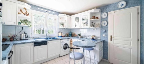 3 bedrooms House in Villejuif, France No. 294862 4