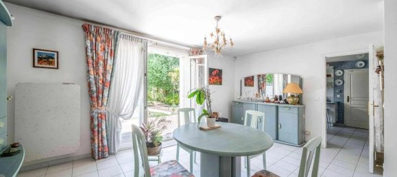 3 bedrooms House in Villejuif, France No. 294862 2