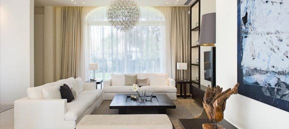 5 bedrooms Villa in Larnaca, Cyprus No. 12492 9