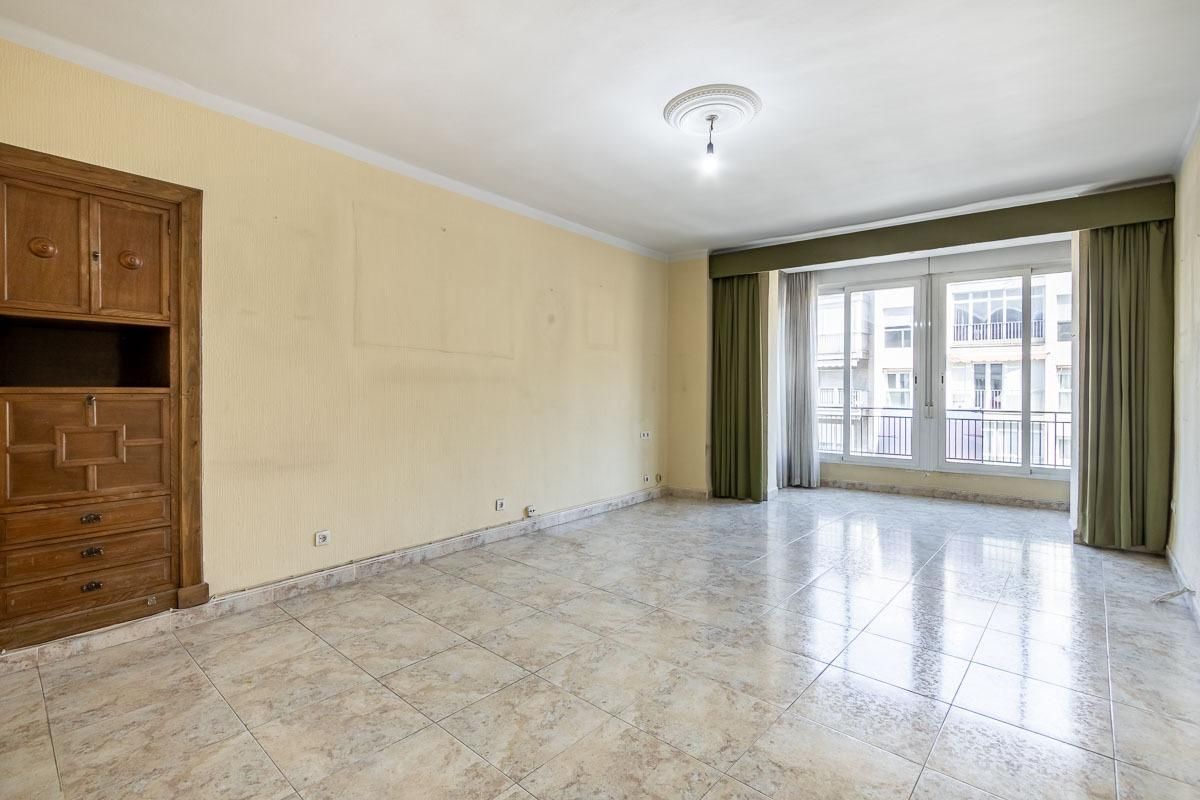 5 غرف نوم شقة في Granada, Spain رقم 90273