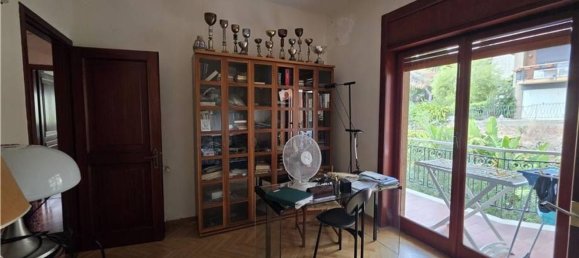 7 غرف نوم شقة في Messina, Italy رقم 354462 16