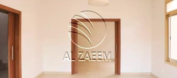 5 bedrooms Villa in Abu Dhabi, UAE No. 29903 4