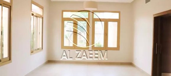 5 bedrooms Villa in Abu Dhabi, UAE No. 29903 5