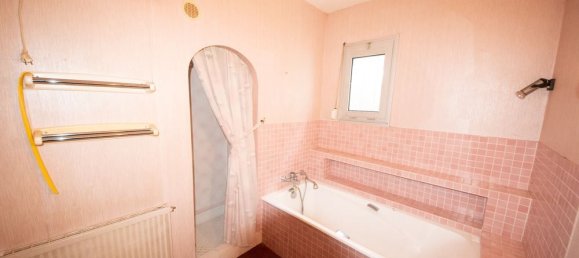 Дом с 5 спальнями в Плуэска, Франция № 267133 10