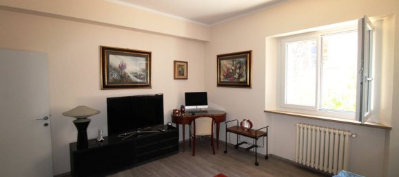 3 bedrooms Apartment in Montegranaro, Italy No. 352266 2