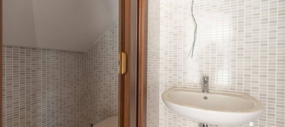 Propiedad comercial de 1 habitación en Ancona, Italy No. 80560 2