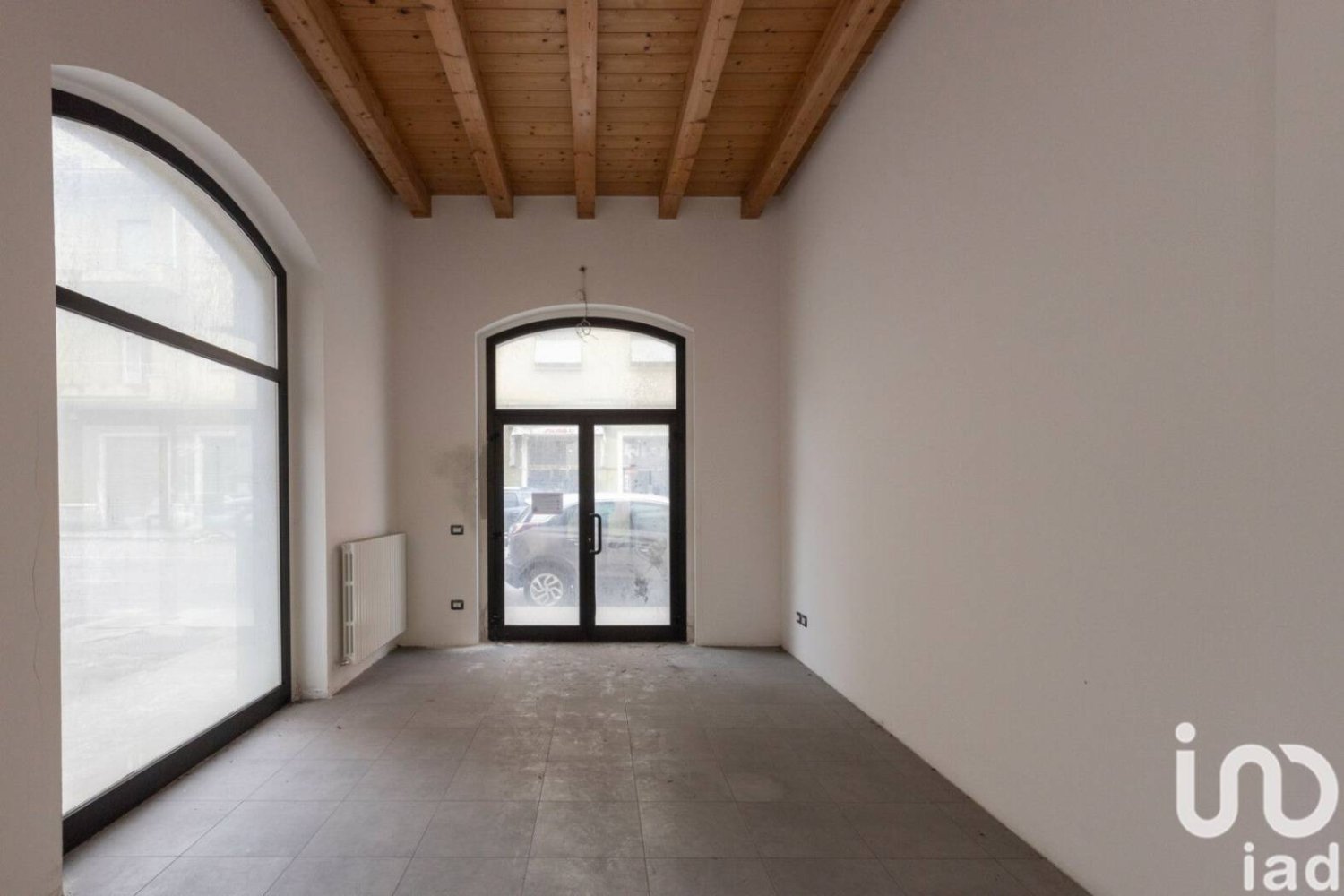 Propiedad comercial de 1 habitación en Ancona, Italy No. 80560