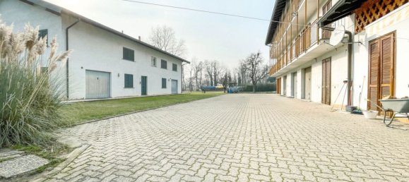 4 bedrooms House in Suno, Italy No. 377466 12