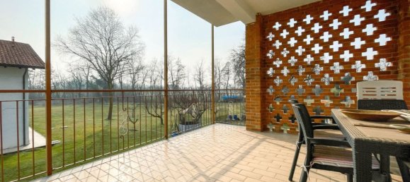 4 bedrooms House in Suno, Italy No. 377466 4