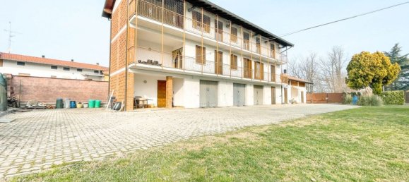 4 bedrooms House in Suno, Italy No. 377466 14