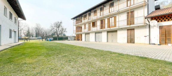 4 bedrooms House in Suno, Italy No. 377466 13