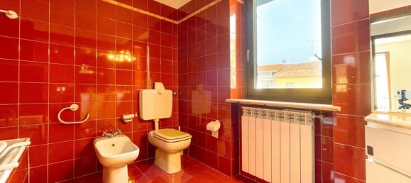 4 bedrooms House in Suno, Italy No. 377466 10