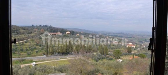 Квартира с 3 спальнями в Лучиньяно, Италия № 119320 4