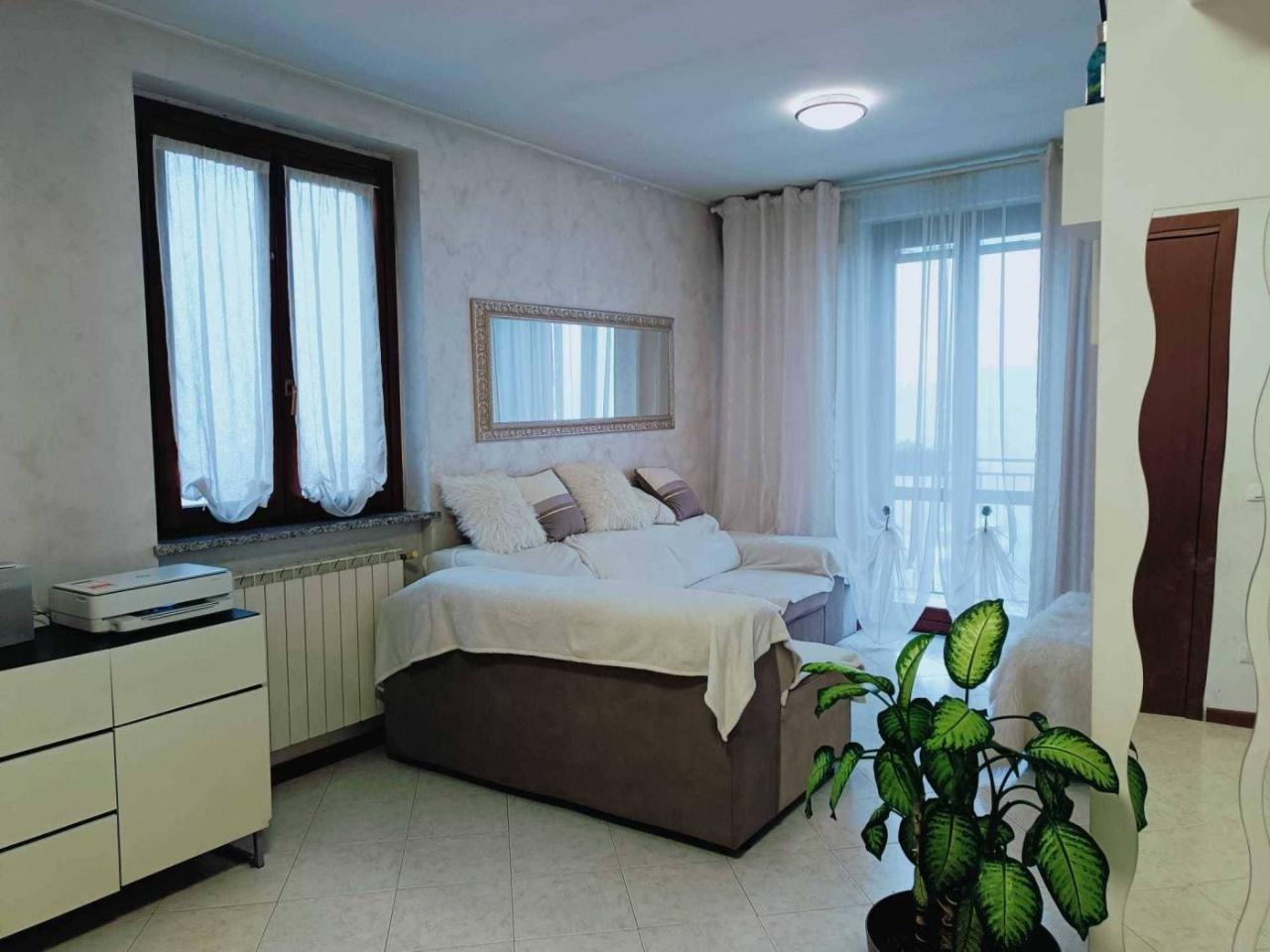 3-salle Appartement à Vidigulfo, Italy No. 42262