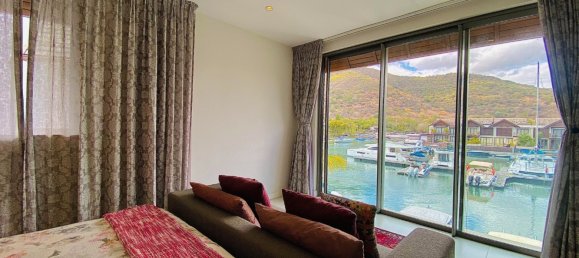 5 bedrooms Villa in Riviere Noire, Mauritius No. 136 7