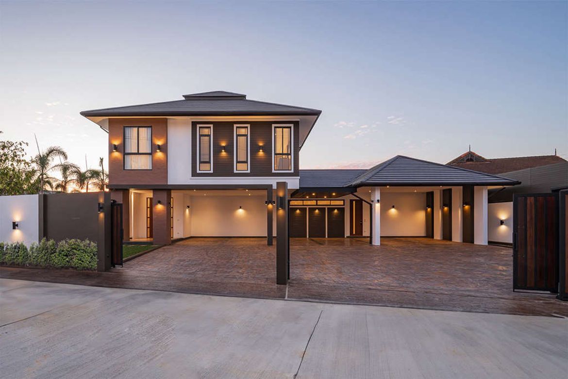 5 bedrooms House in Chiang Mai, Thailand No. 27002