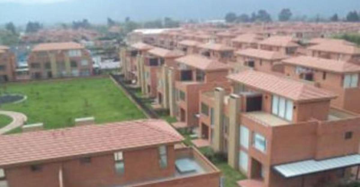 4 bedrooms House in Bogota, Colombia No. 13215