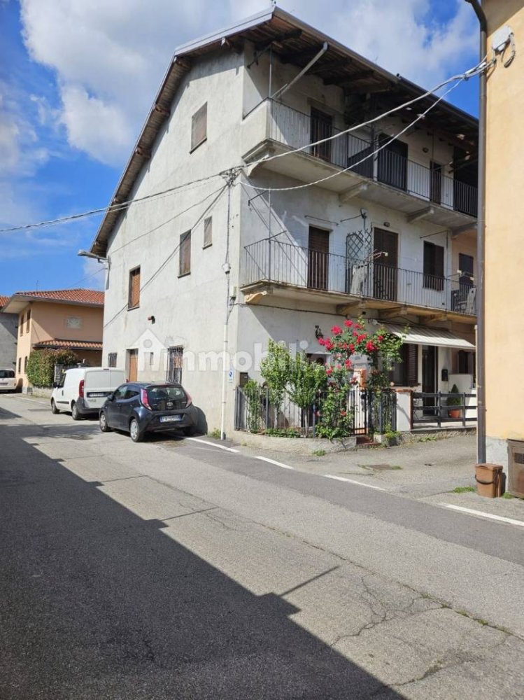 2 Schlafzimmer Haus in Mezzomerico, Italy, Nr. 324025