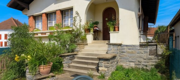 Casa de 3 dormitorios en Saint-Palais, France No. 107664 3