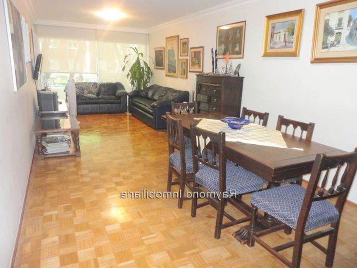 Apartamento de 3 dormitorios en Montevideo, Uruguay No. 10809