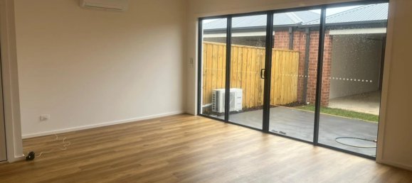 4 bedrooms Townhouse in Tarneit, Australia No. 577 4