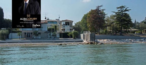 3 bedrooms Villa in Desenzano del Garda, Italy No. 534 2