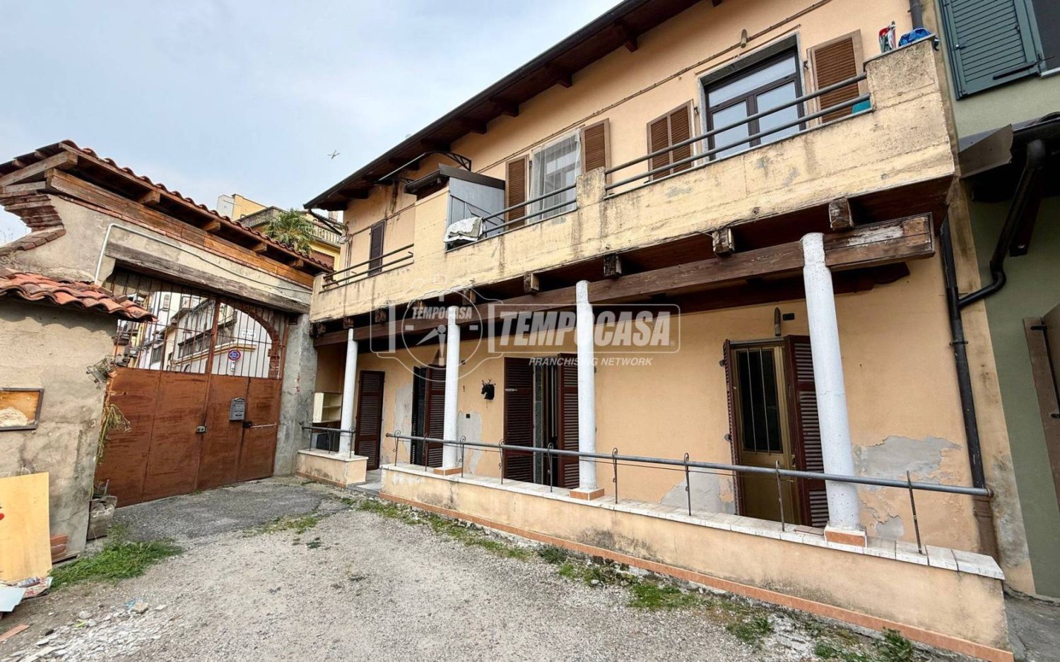Apartamento de 2 dormitorios en Rivoli, Italy No. 308811