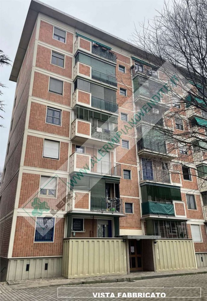 3 bedrooms Apartment in Milan, Italy No. 370134