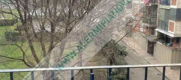 3 bedrooms Apartment in Milan, Italy No. 370134 5