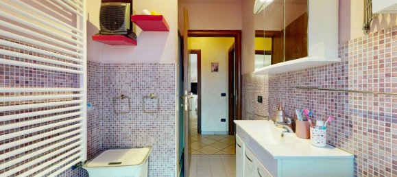 Apartamento de 2 dormitorios en Rubiera, Italy No. 371318 15