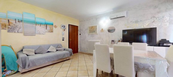 Apartamento de 2 dormitorios en Rubiera, Italy No. 371318 3