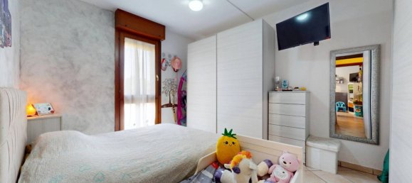 Apartamento de 2 dormitorios en Rubiera, Italy No. 371318 10