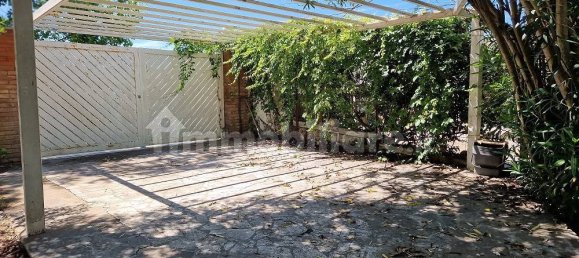 4 Schlafzimmer Villa in Fiumicino, Italy, Nr. 31200 17