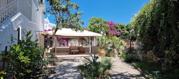 4 Schlafzimmer Villa in Fiumicino, Italy, Nr. 31200 8