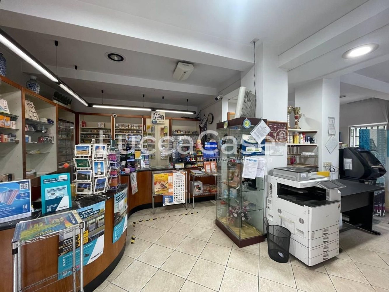 80m² Commercial property in Lucca, Italy No. 161108
