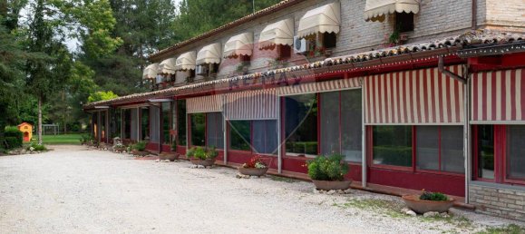 Casa de 13 habitaciónes en Ostra, Italy No. 2259 7