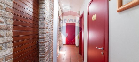 Casa de 13 habitaciónes en Ostra, Italy No. 2259 19