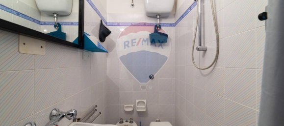 Casa de 13 habitaciónes en Ostra, Italy No. 2259 23