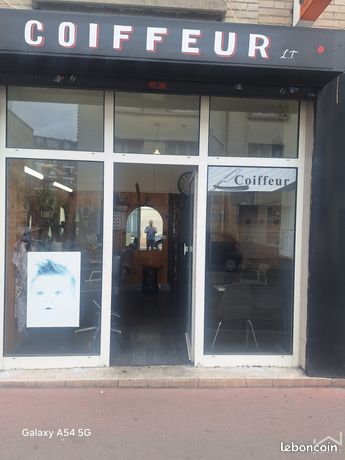 35m² Commercial property in Seine-Saint-Denis, France No. 301576