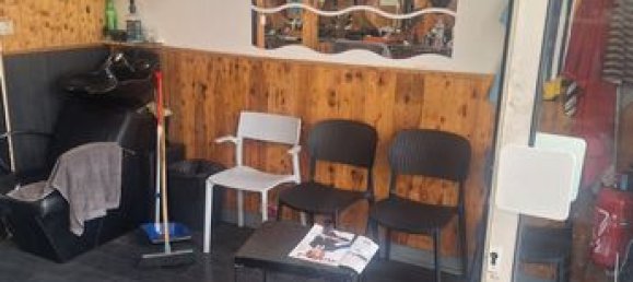 35m² Commercial property in Seine-Saint-Denis, France No. 301576 4