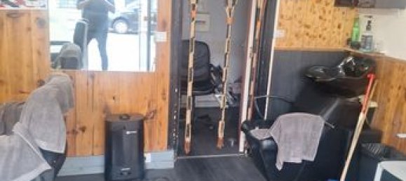 35m² Commercial property in Seine-Saint-Denis, France No. 301576 3