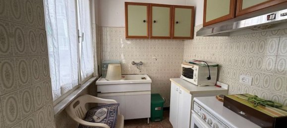 3 rooms Apartment in Finale Ligure, Italy No. 144702 10