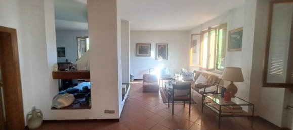 4 Schlafzimmer Wohnung in Scarperia e San Piero, Italy, Nr. 323224 5