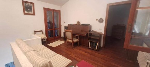 4 Schlafzimmer Wohnung in Scarperia e San Piero, Italy, Nr. 323224 10